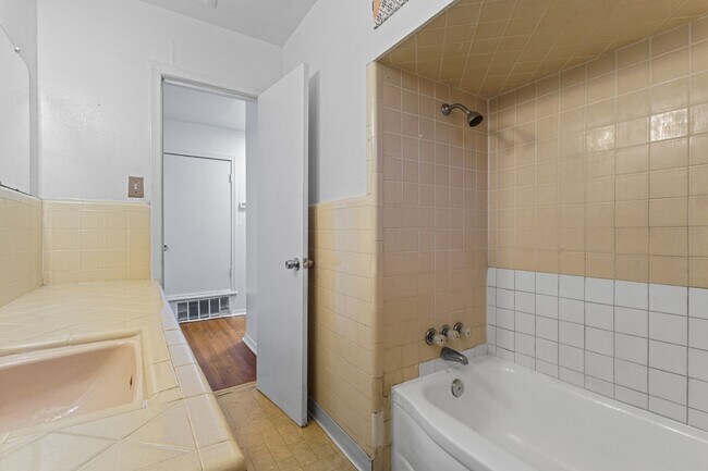 Foto del edificio - 8923 Jennie Lee Ln