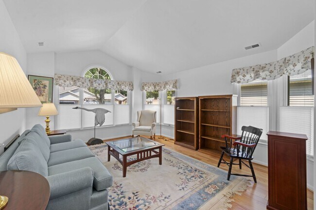 Building Photo - Updated home in Heritage Harbour available...