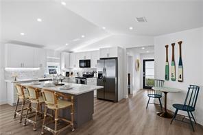 Foto del edificio - 664 102nd Ave N