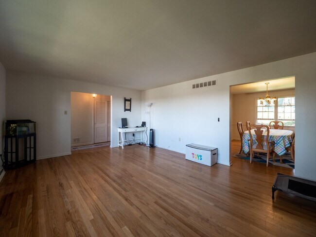 Foto del edificio - 3BR Ranch House for Rent in Upper St. Clai...
