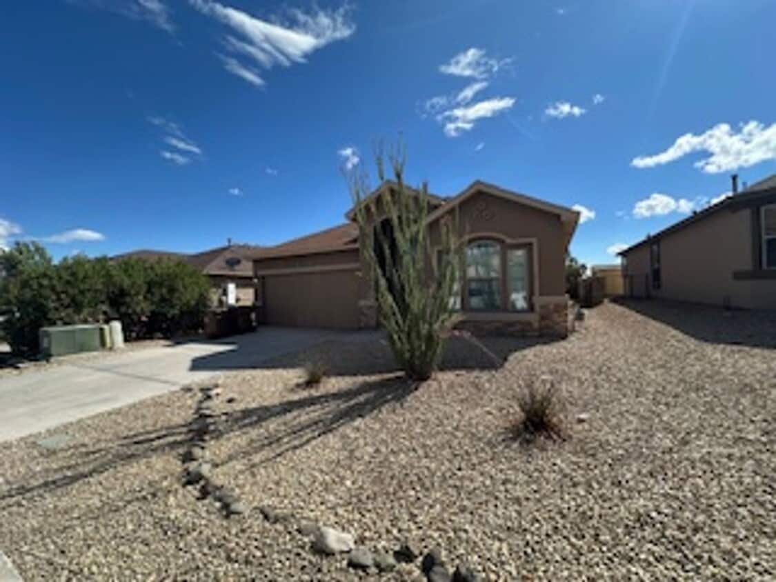Primary Photo - 4715 Zeno Pl