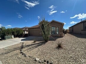 Building Photo - 4715 Zeno Pl