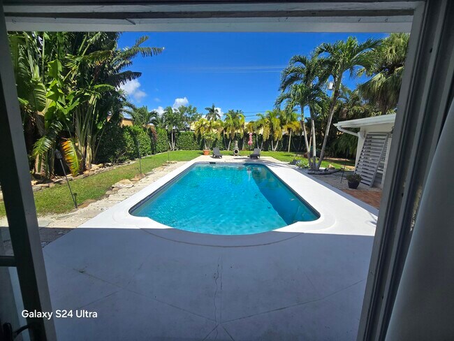Foto del edificio - 125 NW 10th St