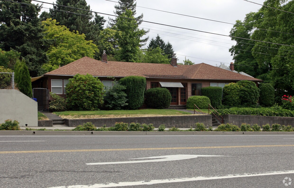 645649 W Powell Blvd, Gresham, OR 97030 Apartments in Gresham, OR