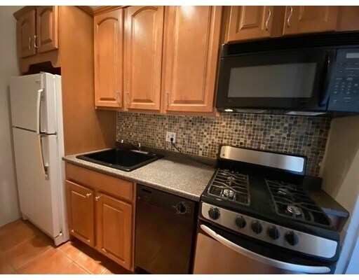 Primary Photo - 133 Marlborough St