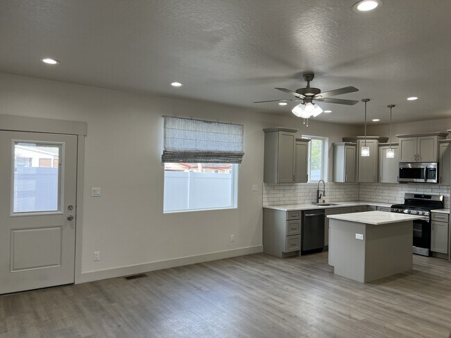 Foto del edificio - 2433 5th St