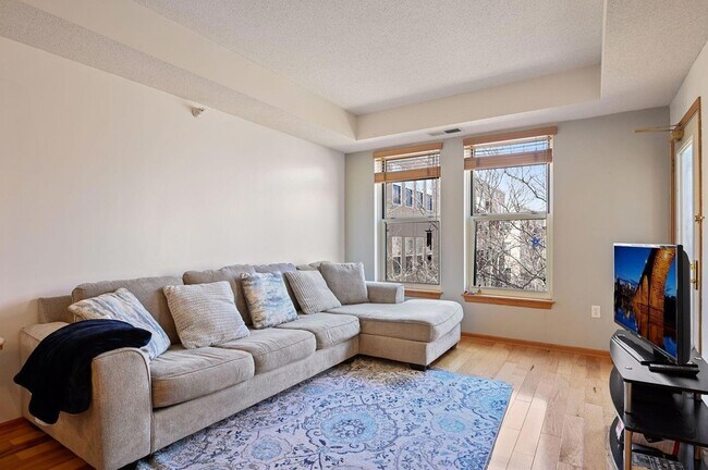 Foto del edificio - 560 N 2nd St