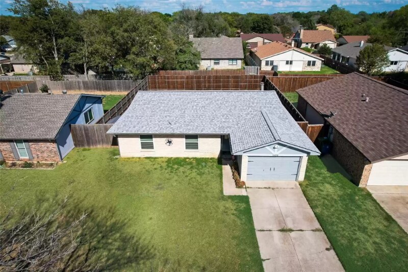 Building Photo - 5408 Queen Ct