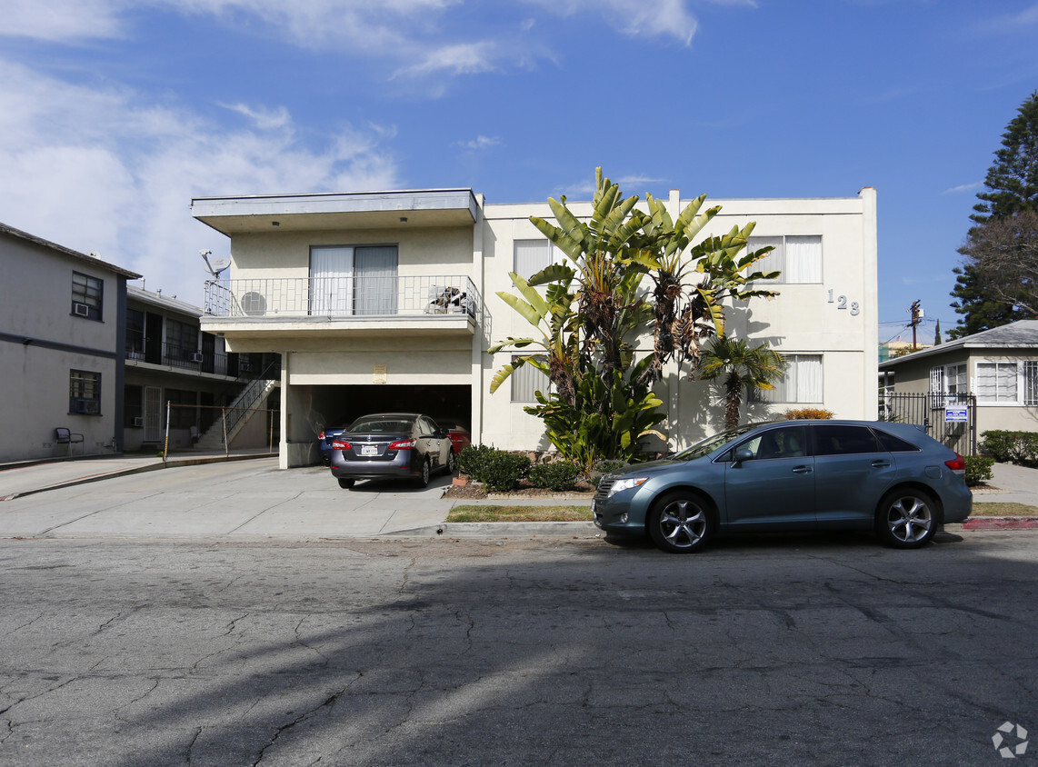 Building Photo - 123 W Lomita Ave