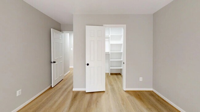 Foto del edificio - 3050 Trevor House Dr