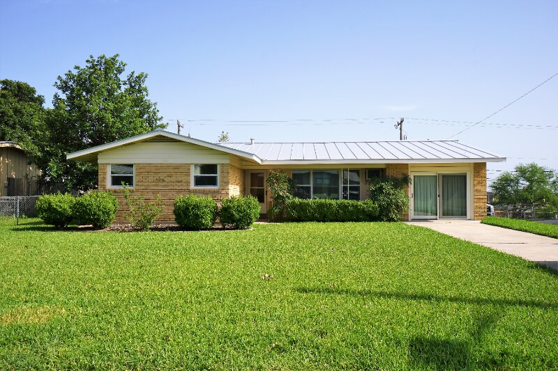 Primary Photo - 4626 Newcome Dr