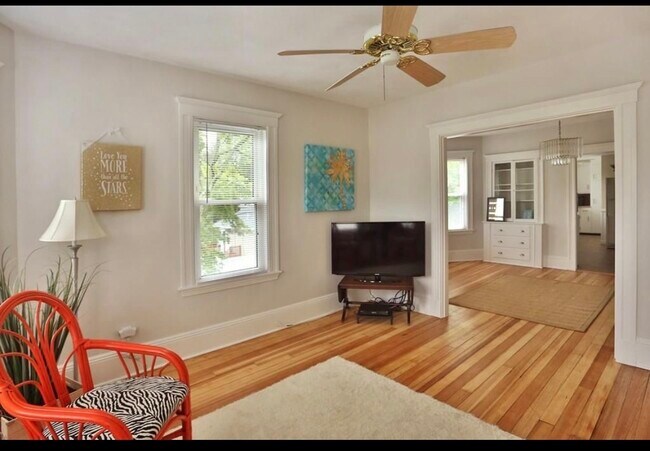 Building Photo - 34 Birch St