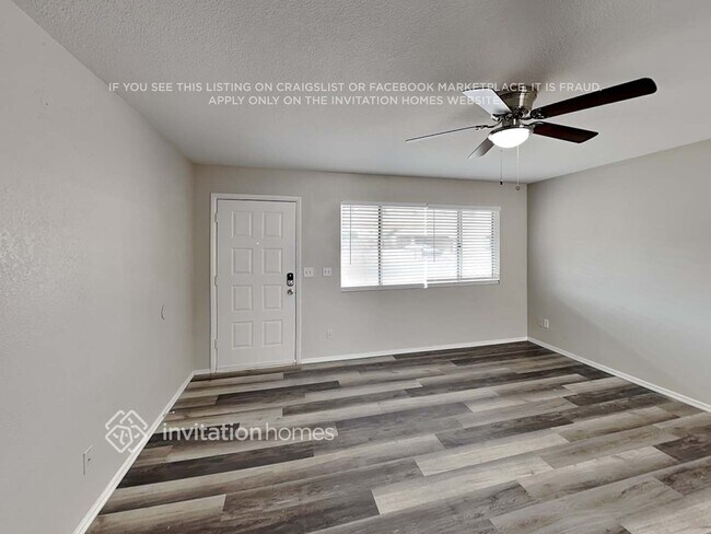 Foto del edificio - 8638 W Lawrence Ln