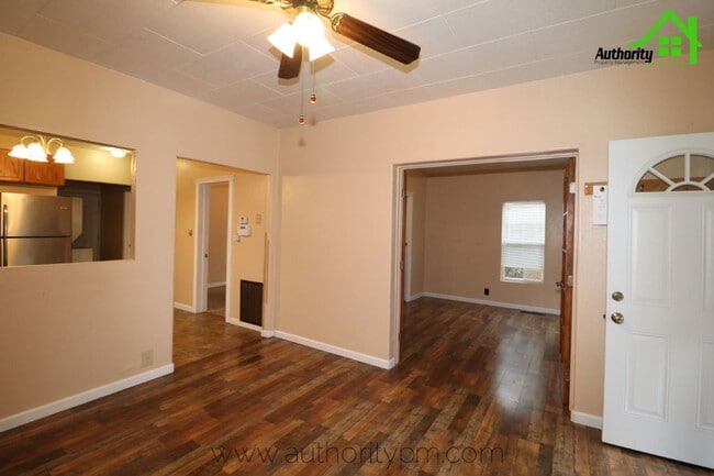 Building Photo - 1201 Willis St