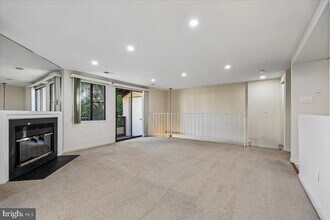 Building Photo - 9793 Hellingly Pl