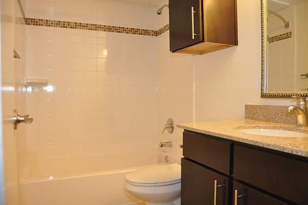 Foto del edificio - 5909 Birchbrook Dr