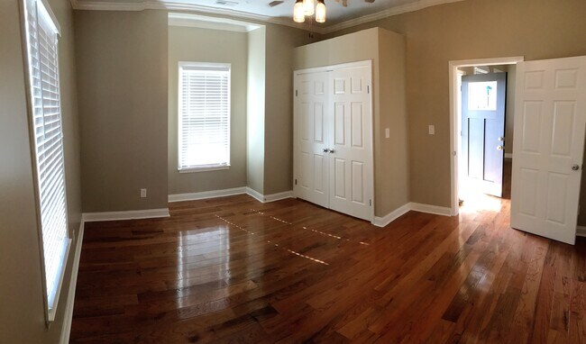 Building Photo - 410 Green Ave