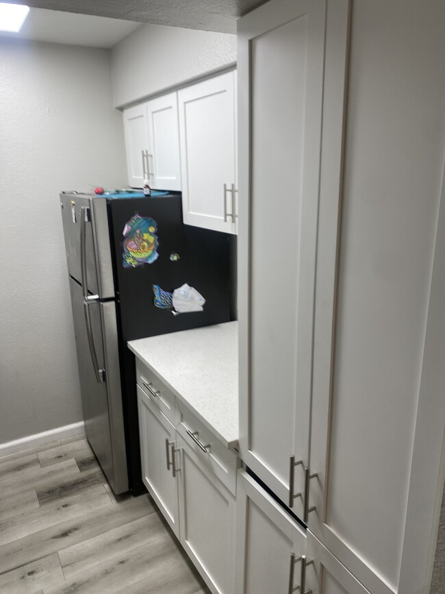 Building Photo - 1330 W Broadway Rd