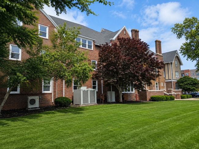 Southwest View - 308 North St, 9 Month Lease, Meals Included