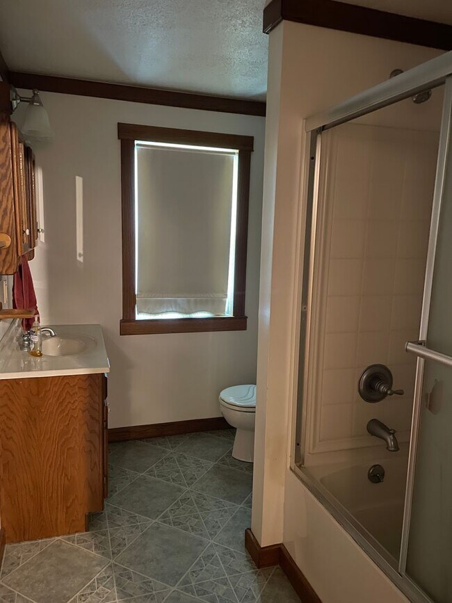 Foto del edificio - 5 Bedrooms House - Beautiful Setting!