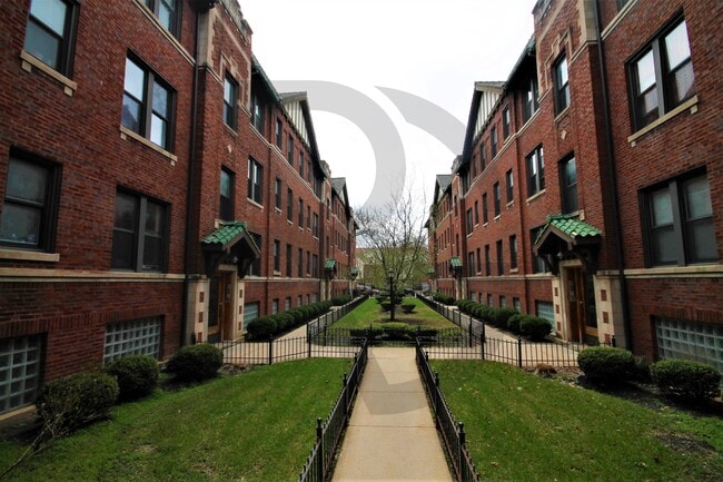 Building Photo - 2706 N Spaulding Ave