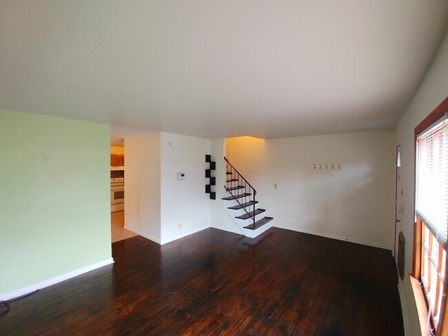 Building Photo - 644 N 5th St