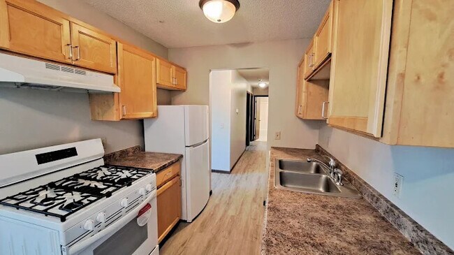 Foto del edificio - Twin Lakes Apartments