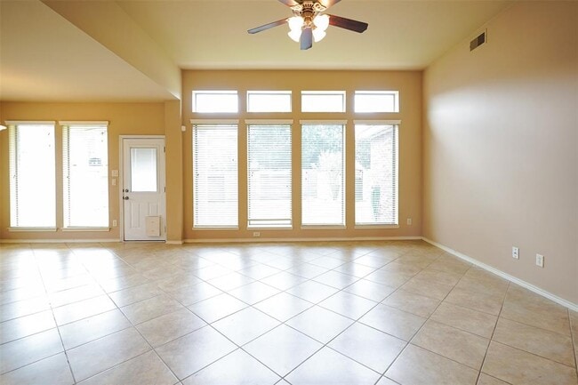 Building Photo - 27727 Amy Willow Ln