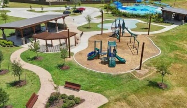 Building Photo - 21349 Pne Ml Dr