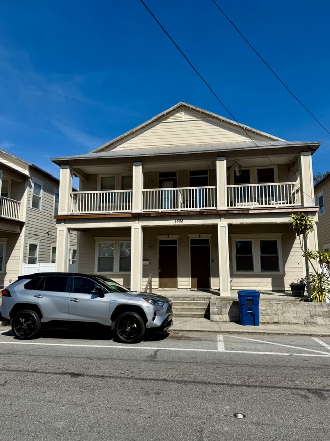 Building Photo - 1808 E Columbus Dr