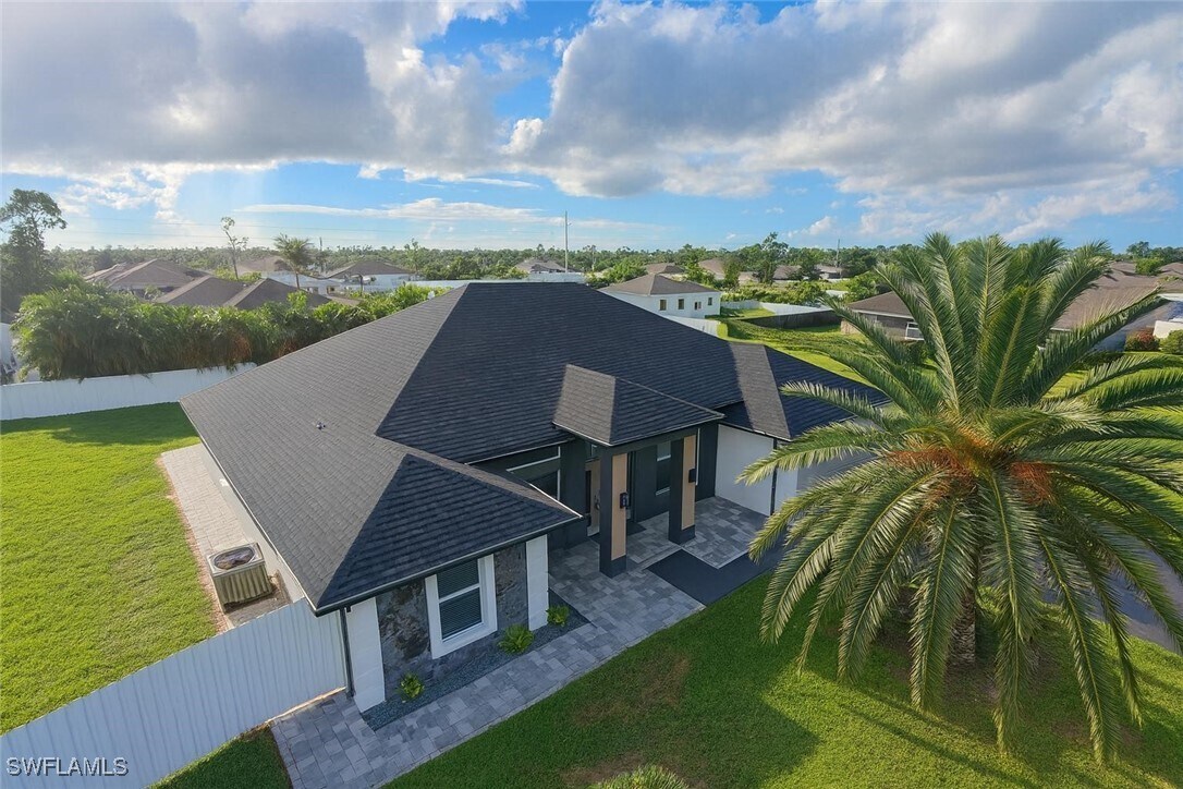 Foto principal - 4000 NE 9th Ave