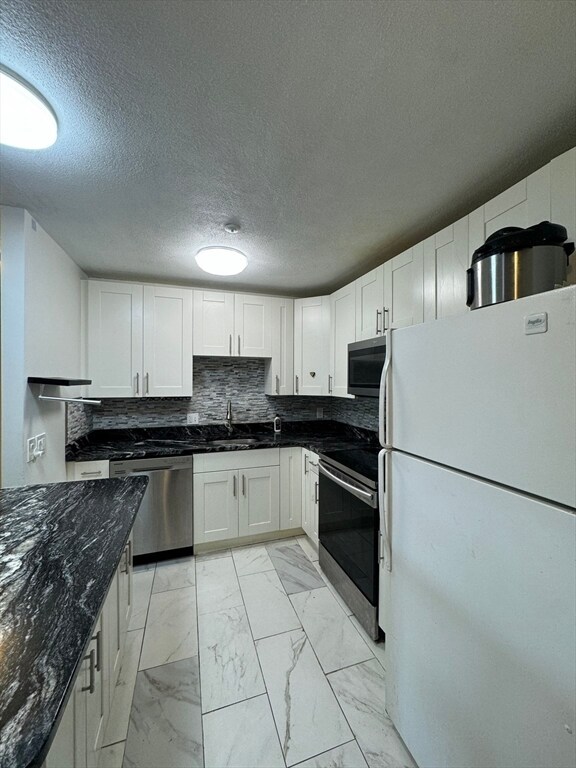 Building Photo - 383 Langley Rd