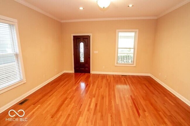 Foto del edificio - Sweet Spacious Townhome With Finished Base...