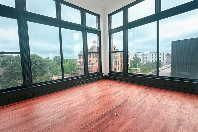 Building Photo - The Residences at ThriveOn King