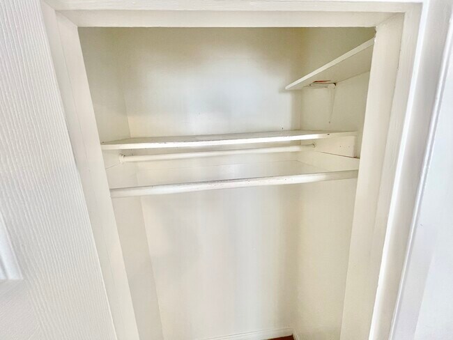 Foto del edificio - 12955 Short Ave