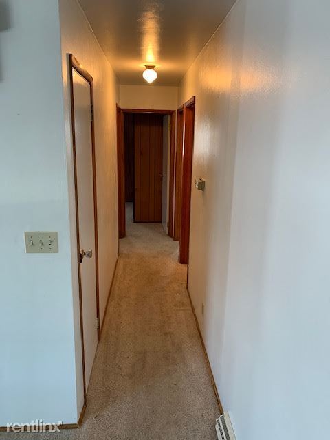 Building Photo - 3 br, 1.5 bath House - 26 Highland Rd