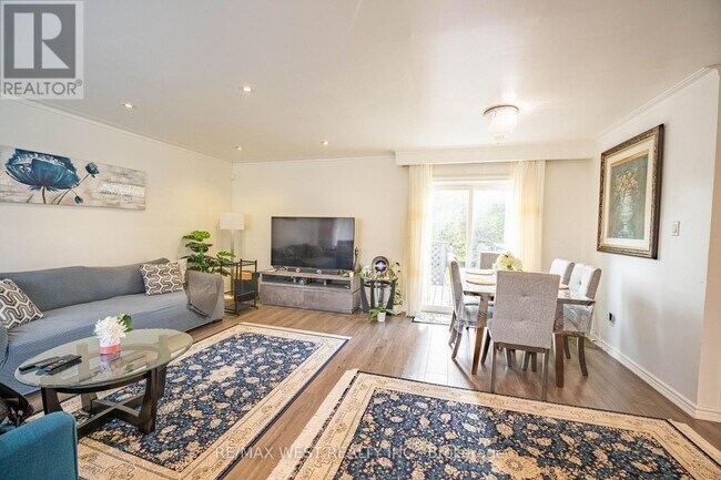 Photo du bâtiment - 235 Pleasant Ave