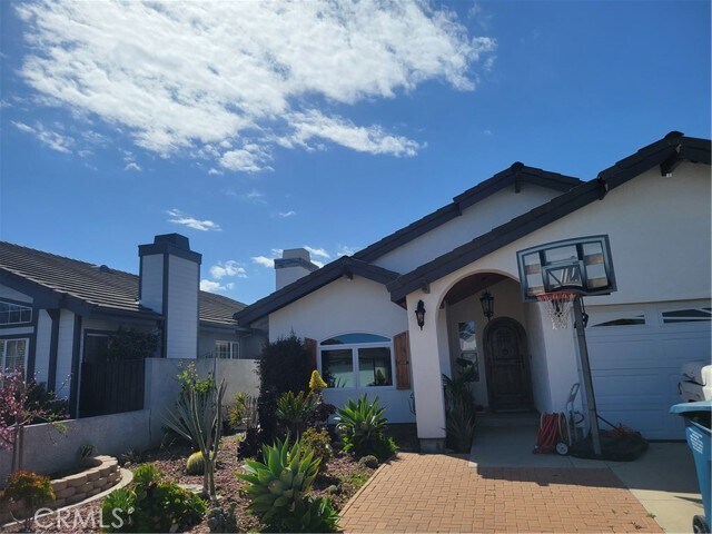 Foto del edificio - 16819 Mayflower Cir