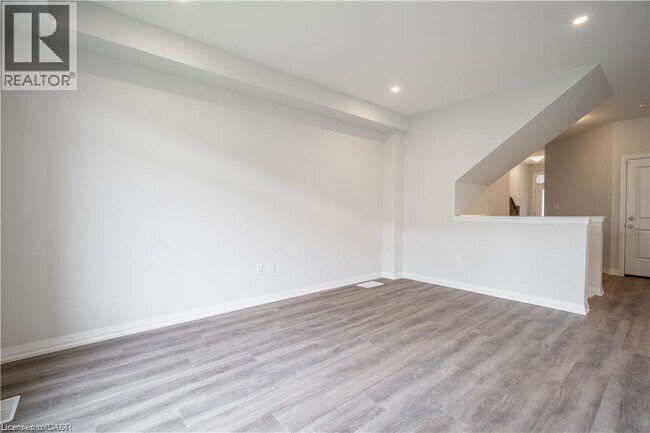 Building Photo - 4552 Portage Rd