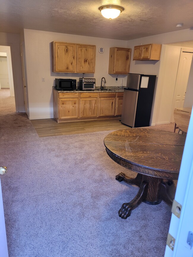 Building Photo - 544 E 500 S
