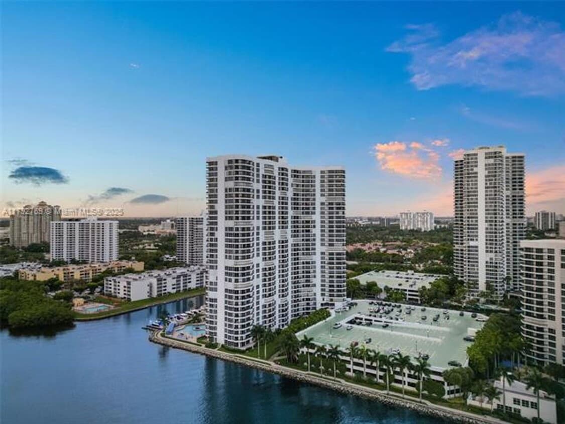 Photo - 3530 Mystic Pointe Dr unit 411 (A11792769)
