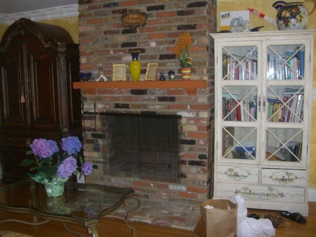 Beautiful floor to ceiling woodburning, brick fireplace - 1857 Pandora Ave