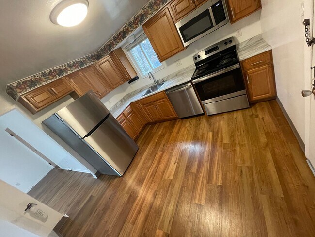 Foto del edificio - Quality Duplex in Excellent Neighborhood