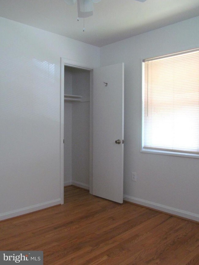 Building Photo - 2451 S Culpeper St