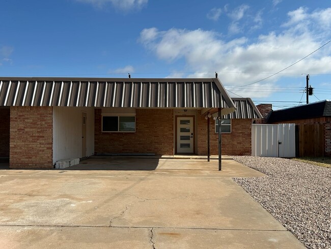 Foto del edificio - 1316 Tanglewood Ln
