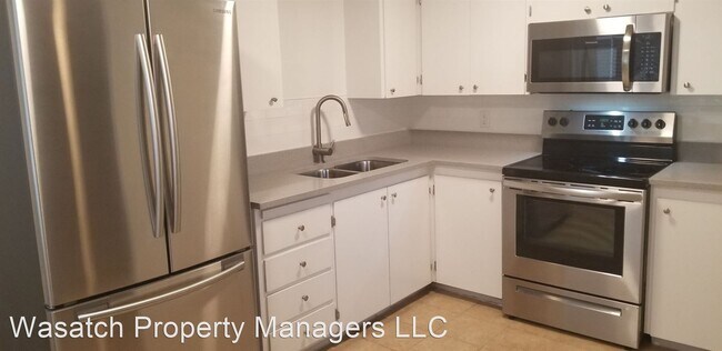 Building Photo - 1 br, 1 bath House - 177 E Helm Ave #B