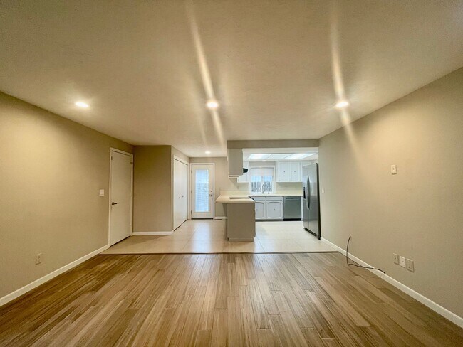 Building Photo - Beautiful 3 Bed 2 Bath House in Happy Vall...