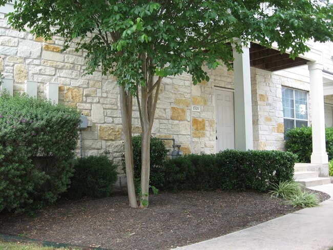 Building Photo - 1900 Scofield Ridge Pkwy