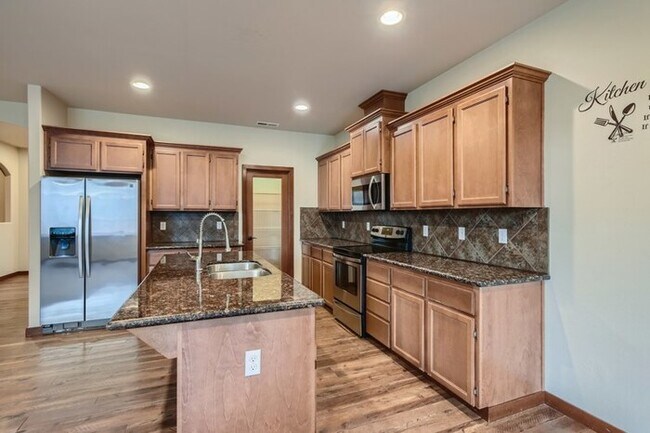 Building Photo - 7910 205th St E, Spanaway, WA, 98387