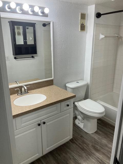 Foto del edificio - 1401 Village Blvd